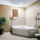 Business 24 image COMFORT INN & SUITES KANSAS CITY DOWNTOWN Hotel in Kansas City MO