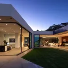 Business 1 image HILTON & HYLAND Residential Sellers Broker in Beverly Hills CA