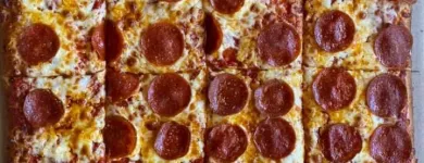 Business 3 image FOX'S PIZZA DEN Pizza Shops in Oakmont PA