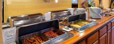 Business 21 image HOLIDAY INN & SUITES CHICAGO-DOWNTOWN, AN IHG HOTEL Wedding Venue in Chicago IL