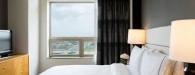 Business 5 image RENAISSANCE CHICAGO O'HARE SUITES HOTEL Wedding Venues in Chicago IL