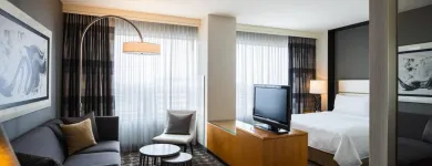 Business 7 image RENAISSANCE CHICAGO O'HARE SUITES HOTEL Wedding Venues in Chicago IL