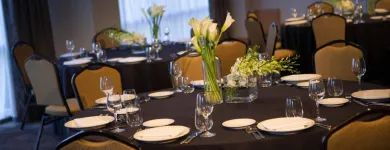 Business 11 image RENAISSANCE CHICAGO O'HARE SUITES HOTEL Wedding Venues in Chicago IL