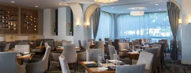 Business 18 image RENAISSANCE CHICAGO O'HARE SUITES HOTEL Wedding Venues in Chicago IL