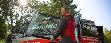 Business 5 image SAFELITE AUTOGLASS Truck Repair Shop in Riverside CA