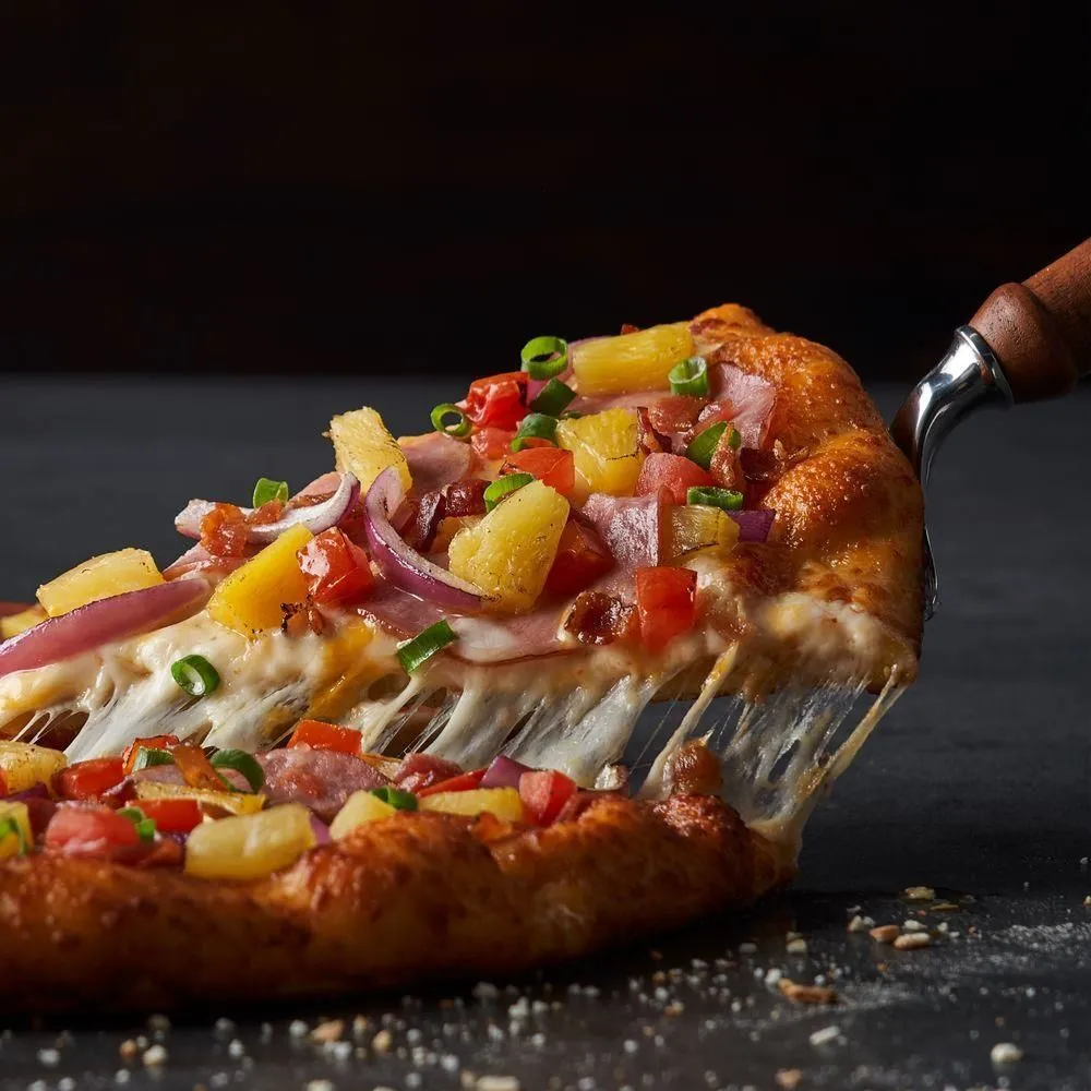 Business 12 image ROUND TABLE PIZZA