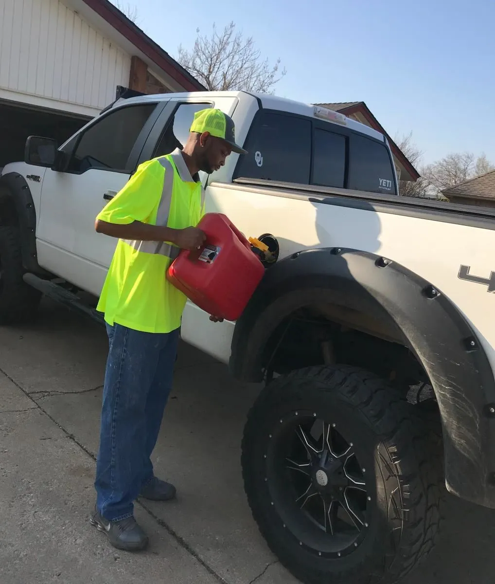 Business 21 image ULTIMATE REFLECTIONS TOWING LLC