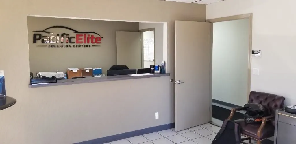 Business 3 image CRASH CHAMPIONS COLLISION REPAIR (OPEN 7 DAYS AUTO BODY)