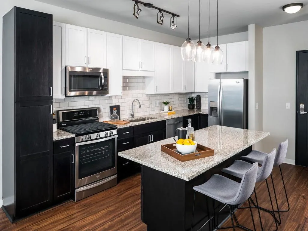 Business 3 image ONYX EDINA APARTMENTS