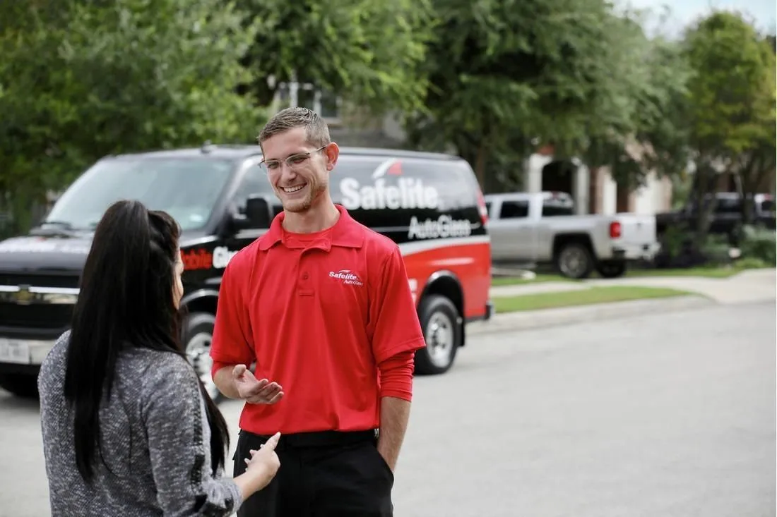 Business 2 image SAFELITE AUTOGLASS