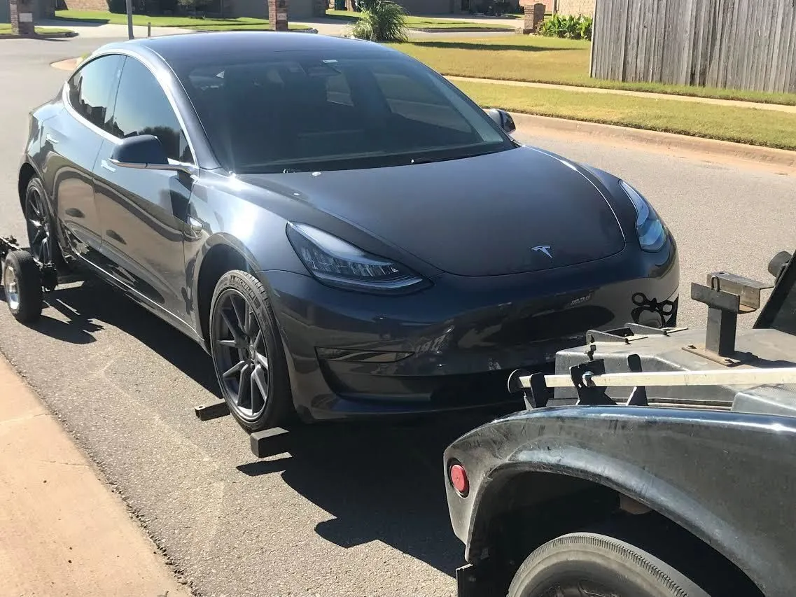 Business 43 image ULTIMATE REFLECTIONS TOWING LLC