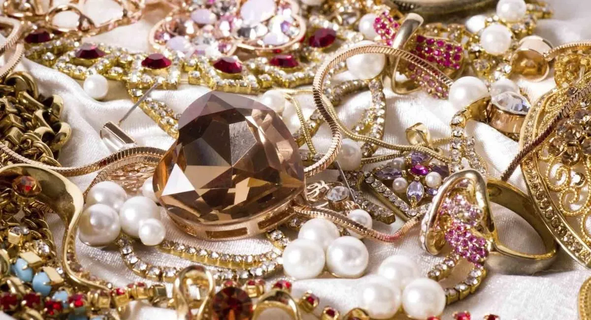 Business 4 image CROWN ROYAL JEWELRY & LOAN