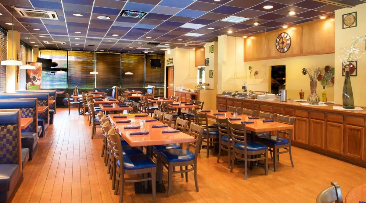 Business 75 image HOLIDAY INN & SUITES CHICAGO-DOWNTOWN, AN IHG HOTEL