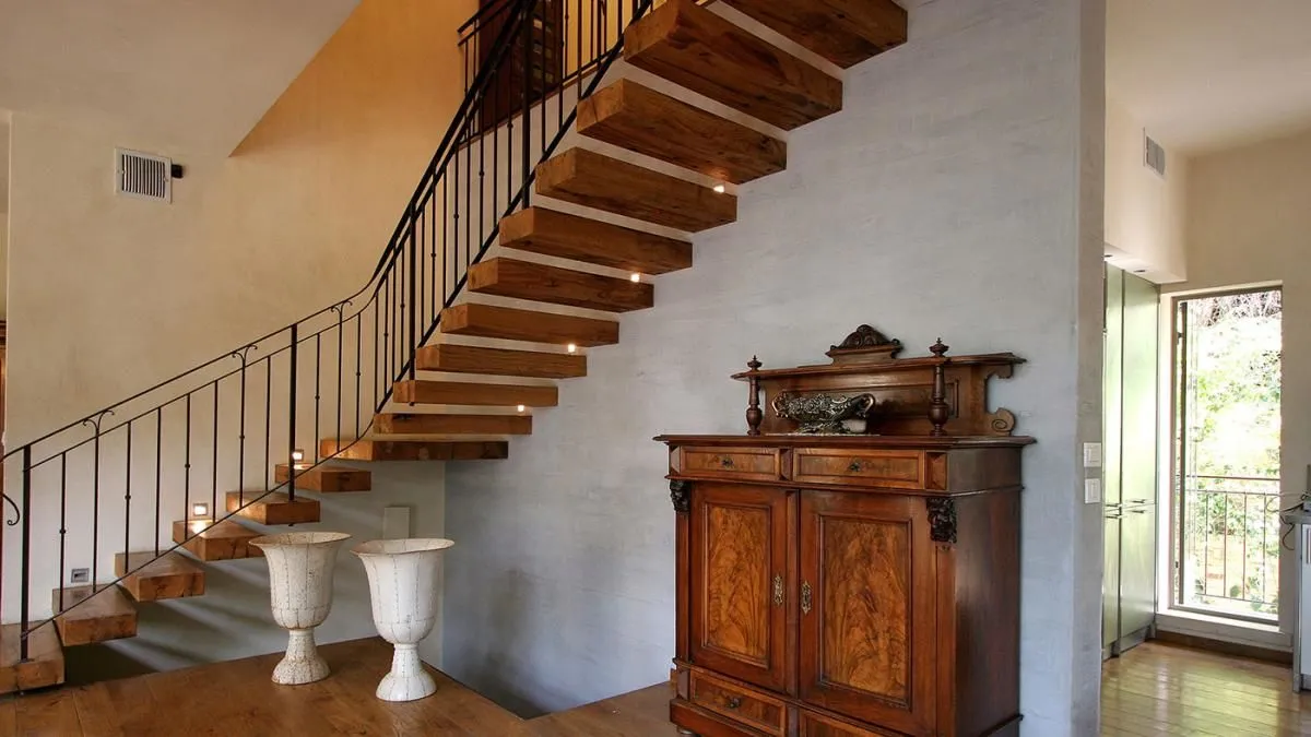 Business 26 image CORAL COLOURS VENETIAN PLASTER