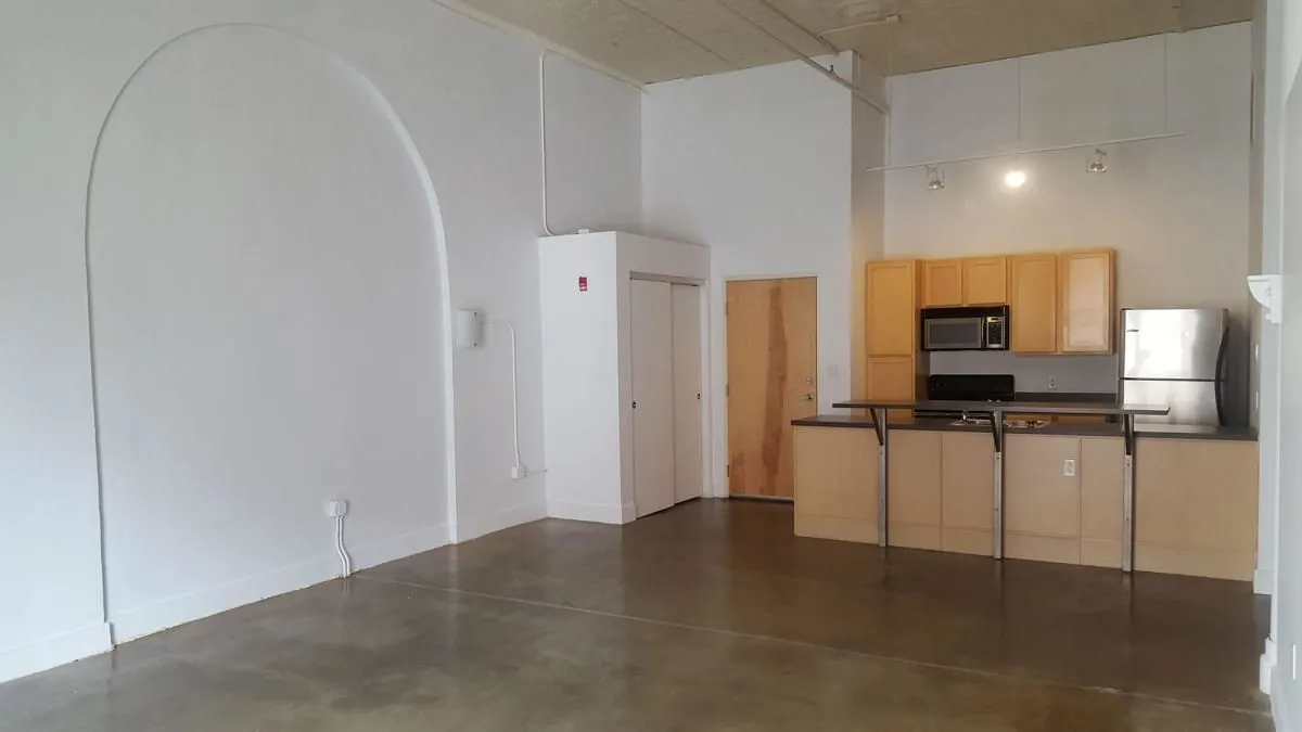 Business 37 image JANUS LOFTS, MANAGED BY BUCKINGHAM URBAN LIVING