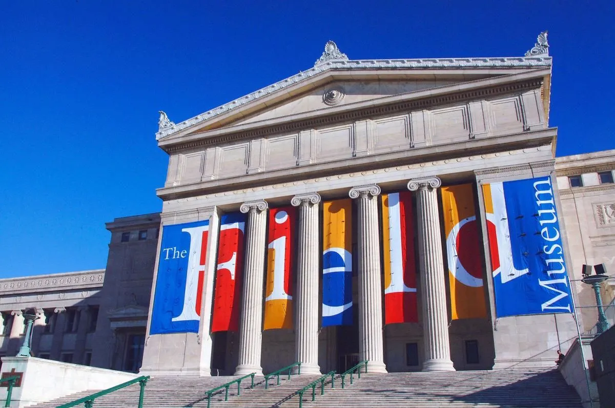 Business 16 image HOLIDAY INN & SUITES CHICAGO-DOWNTOWN, AN IHG HOTEL