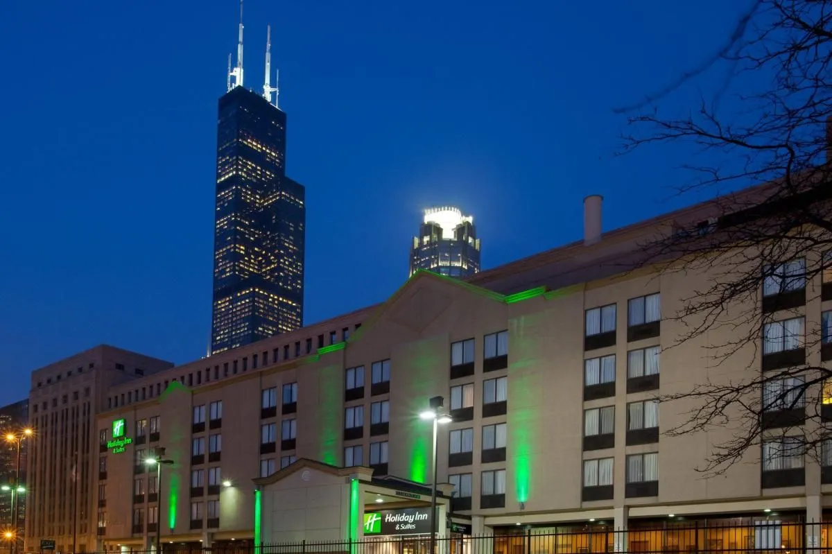 Business 96 image HOLIDAY INN & SUITES CHICAGO-DOWNTOWN, AN IHG HOTEL