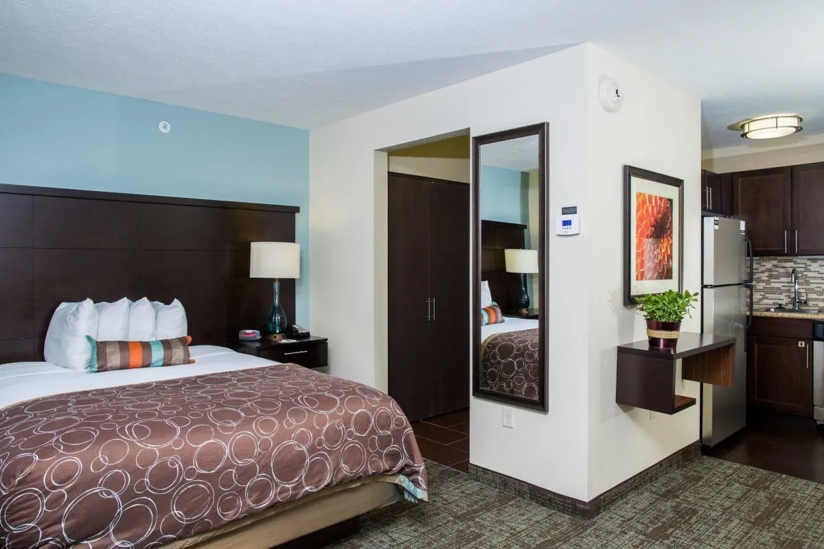 Business 1 image STAYBRIDGE SUITES LINCOLN NORTHEAST, AN IHG HOTEL