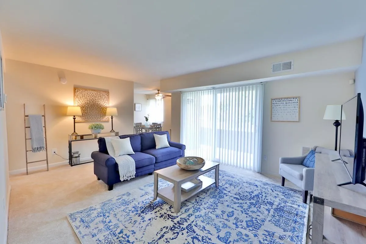 Business 6 image CHARLESMONT APARTMENT HOMES