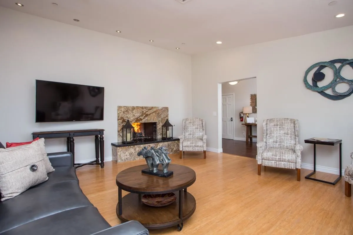 Business 4 image DESERT GARDENS ASSISTED LIVING AND MEMORY CARE