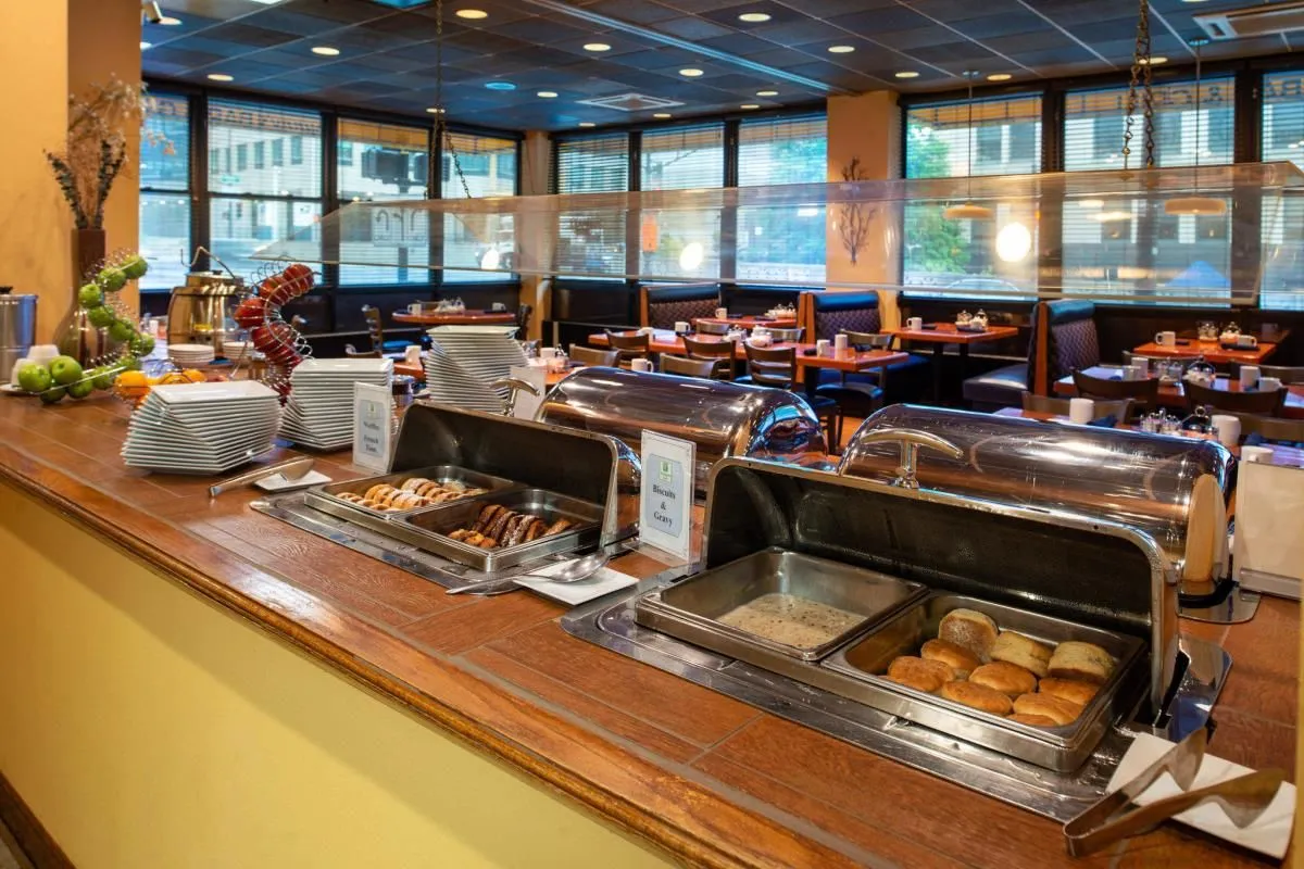 Business 8 image HOLIDAY INN & SUITES CHICAGO-DOWNTOWN, AN IHG HOTEL