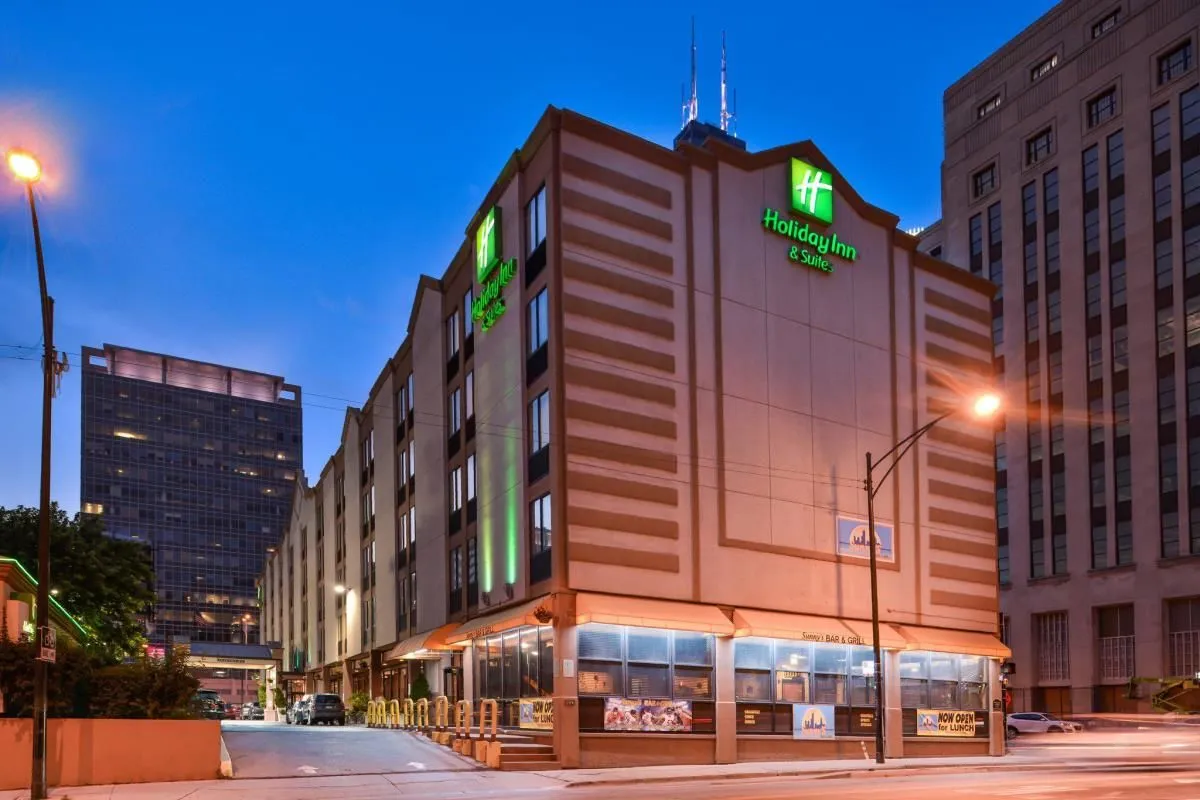 Business 28 image HOLIDAY INN & SUITES CHICAGO-DOWNTOWN, AN IHG HOTEL