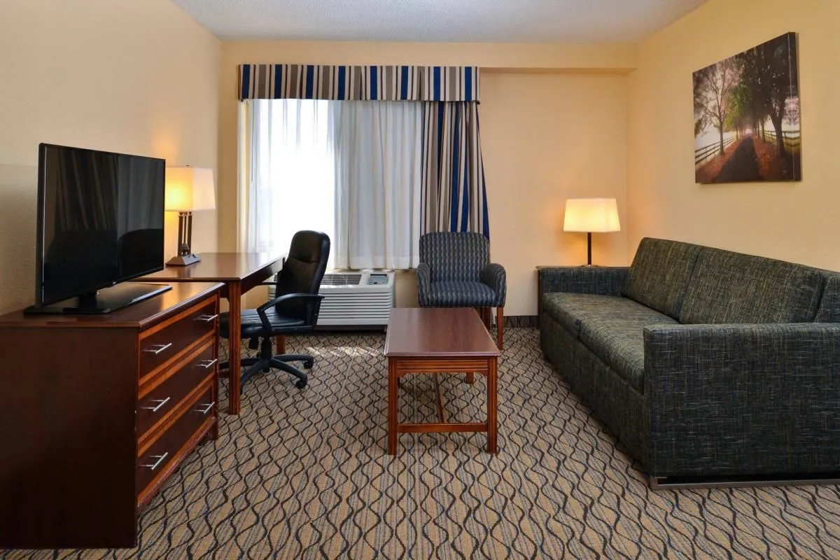 Business 67 image HOLIDAY INN & SUITES CHICAGO-DOWNTOWN, AN IHG HOTEL