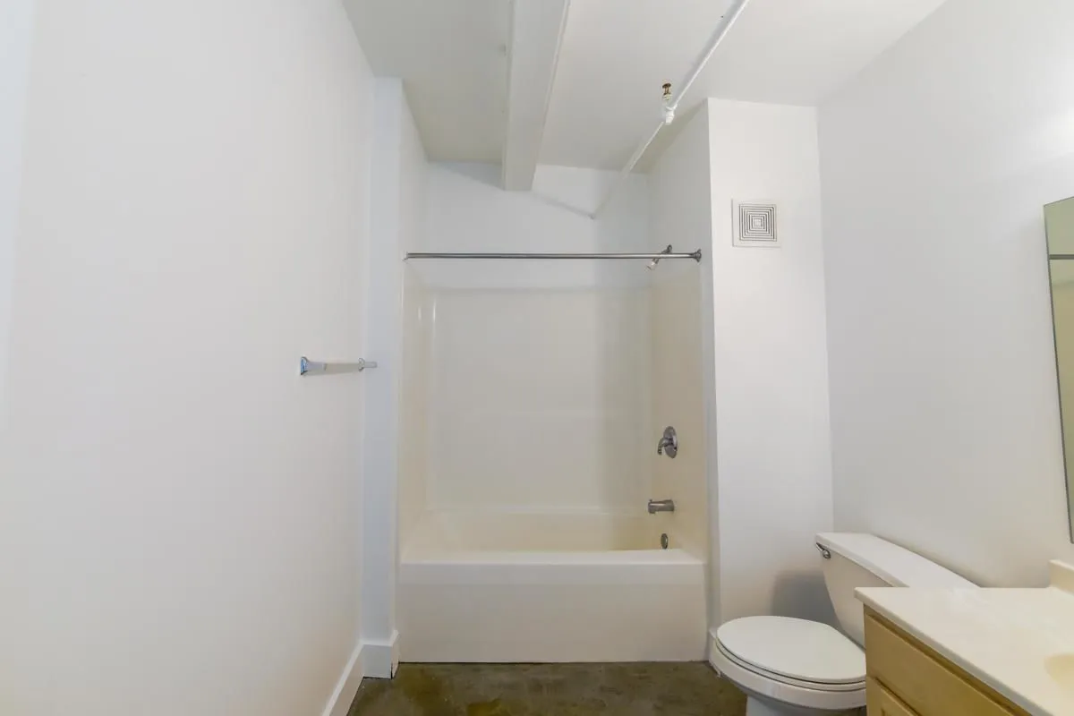 Business 6 image JANUS LOFTS, MANAGED BY BUCKINGHAM URBAN LIVING