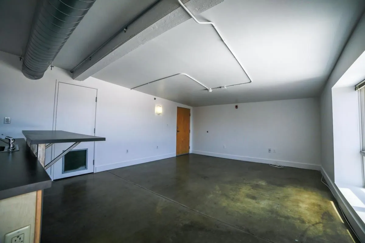 Business 33 image JANUS LOFTS, MANAGED BY BUCKINGHAM URBAN LIVING