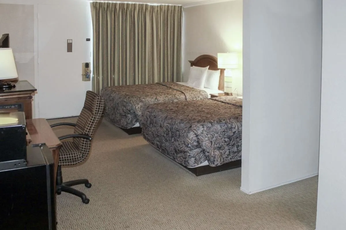 Business 3 image RODEWAY INN & SUITES