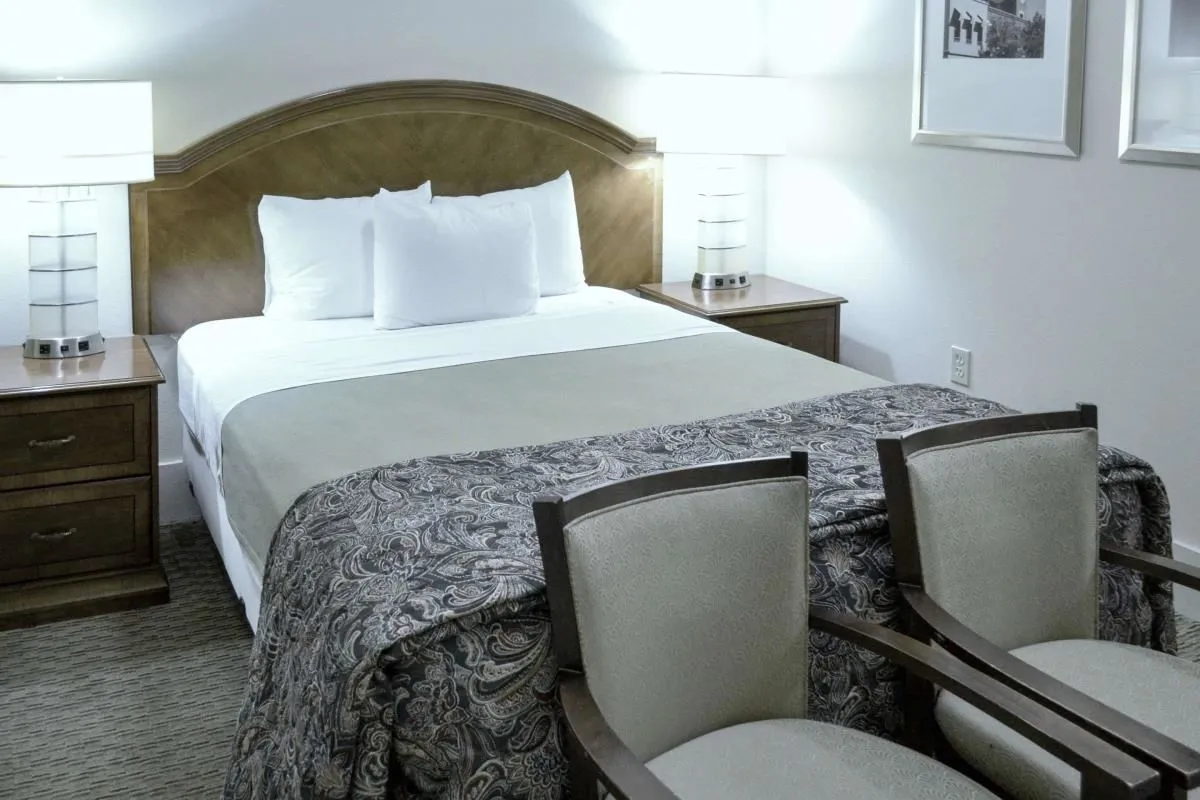 Business 6 image RODEWAY INN & SUITES