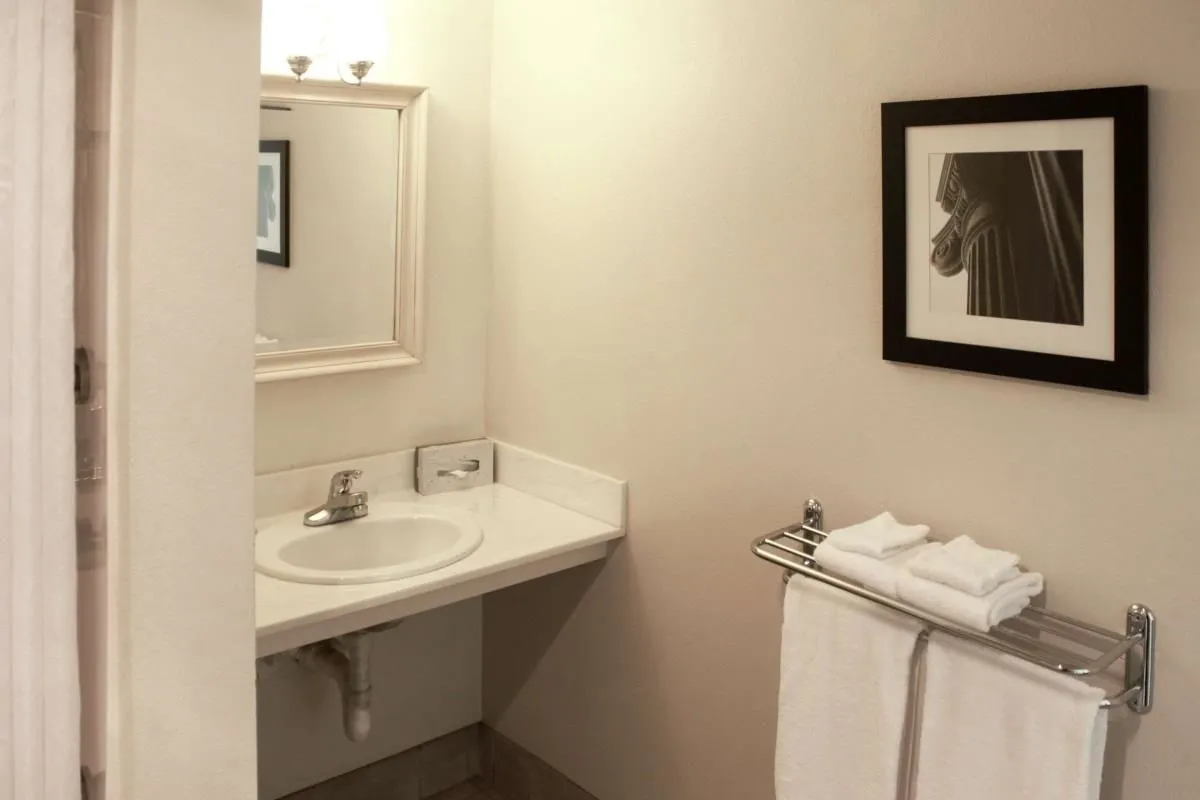 Business 12 image RODEWAY INN & SUITES