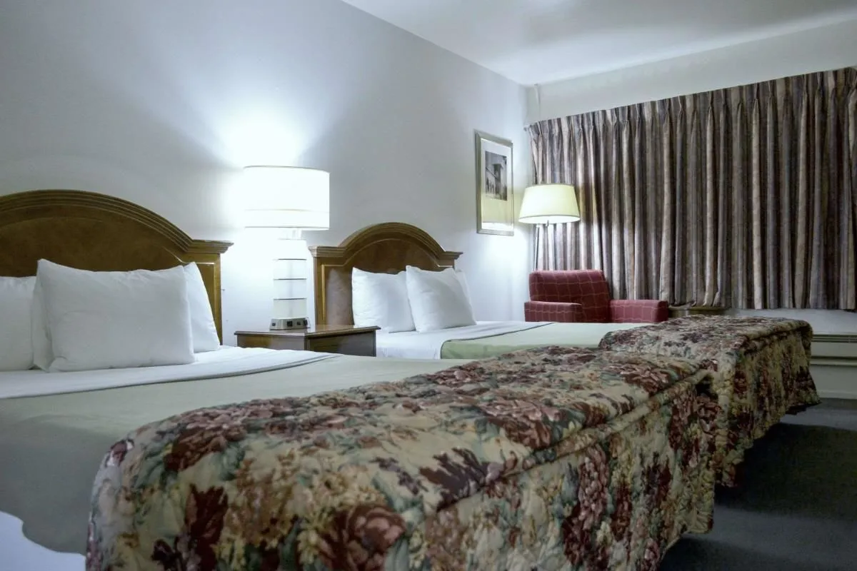 Business 19 image RODEWAY INN & SUITES