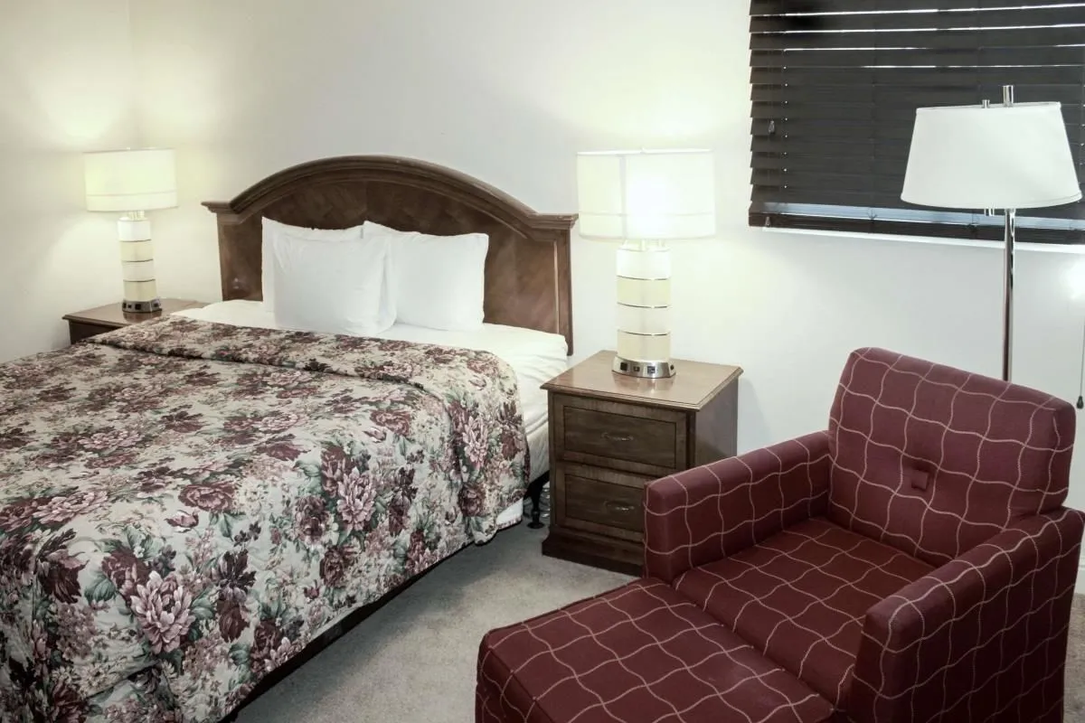 Business 22 image RODEWAY INN & SUITES