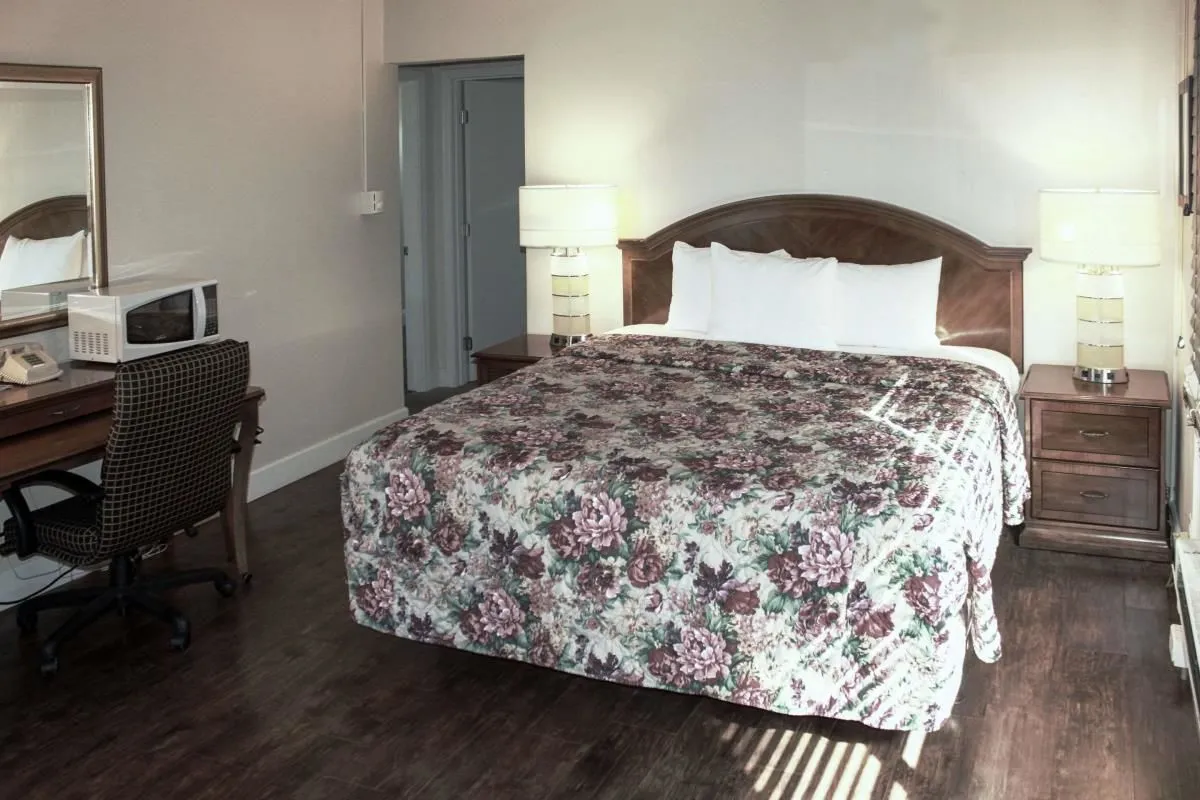 Business 26 image RODEWAY INN & SUITES