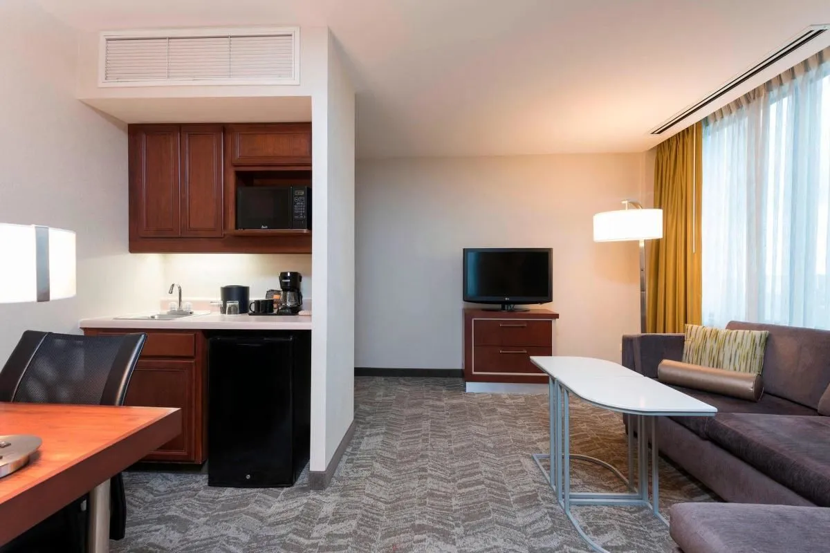 Business 5 image SPRINGHILL SUITES BY MARRIOTT CHICAGO O'HARE