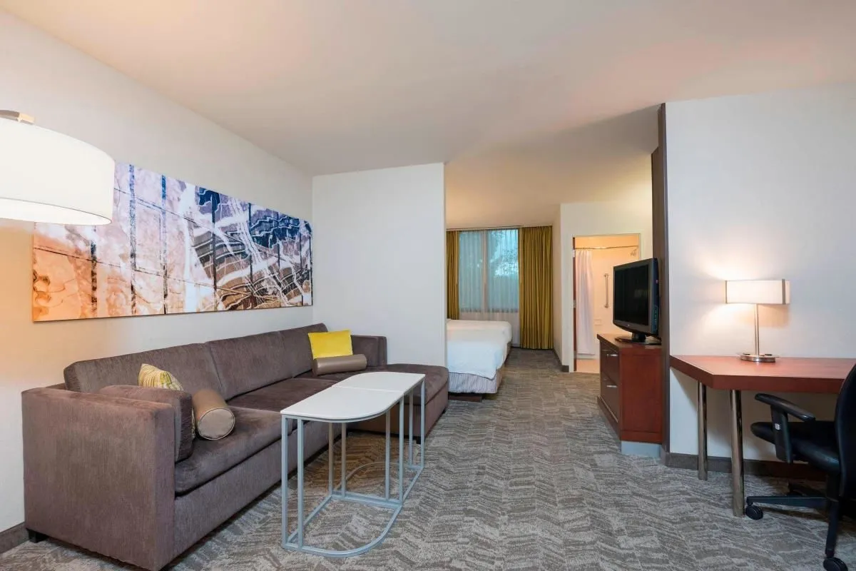 Business 16 image SPRINGHILL SUITES BY MARRIOTT CHICAGO O'HARE