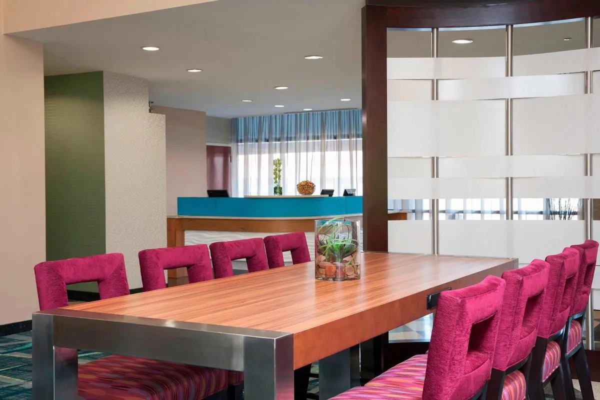 Business 29 image SPRINGHILL SUITES BY MARRIOTT CHICAGO O'HARE