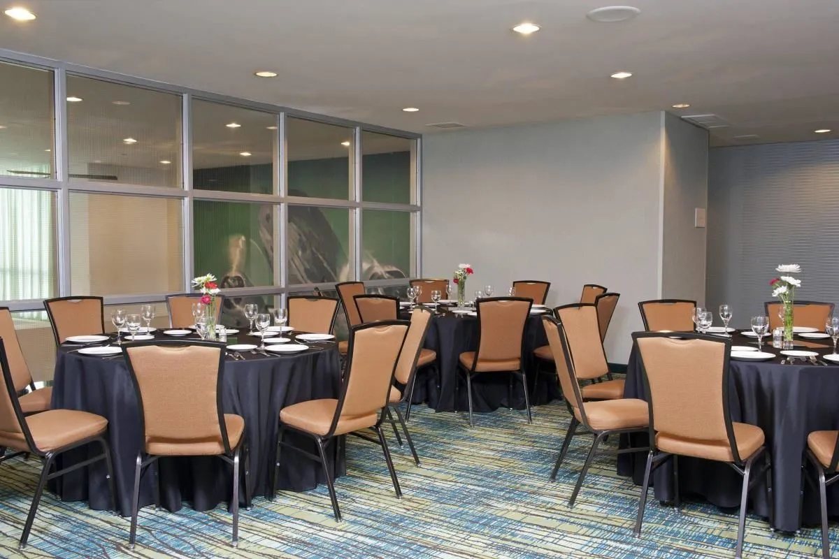 Business 47 image SPRINGHILL SUITES BY MARRIOTT CHICAGO O'HARE