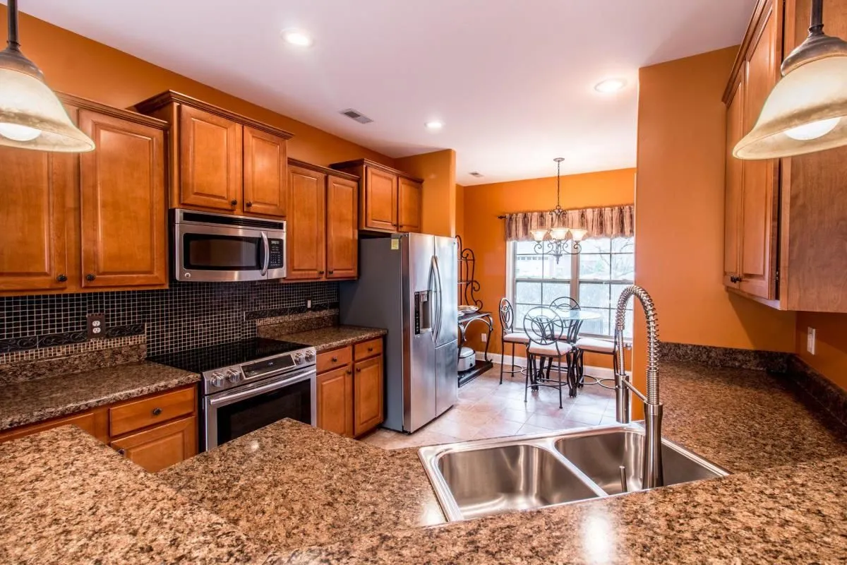 Business 6 image TAMMY HOWARD OWEN REAL ESTATE AGENT - RE/MAX UNLIMITED