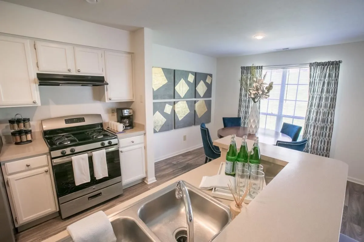 Business 6 image THE RESIDENCE AT CHRISTOPHER WREN APARTMENTS