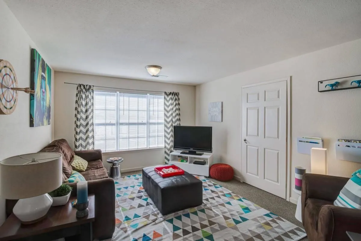 Business 3 image THE GROVE APARTMENTS HUNTSVILLE