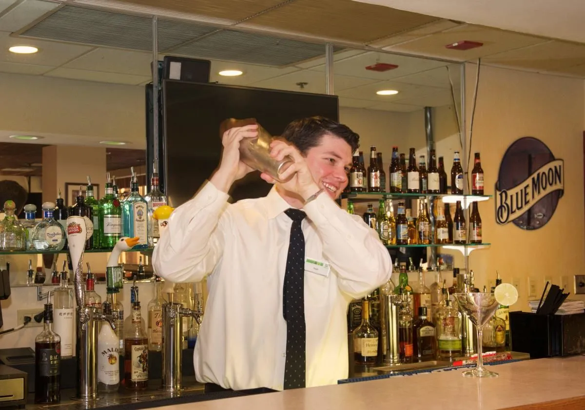 Business 35 image HOLIDAY INN & SUITES CHICAGO-DOWNTOWN, AN IHG HOTEL