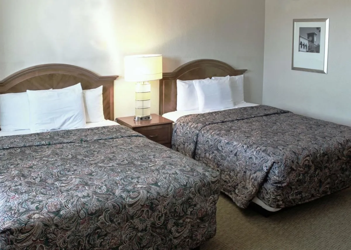 Business 10 image RODEWAY INN & SUITES