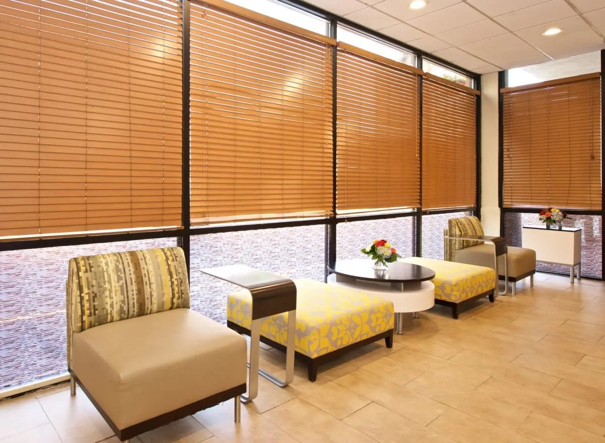 Business 31 image HOLIDAY INN & SUITES CHICAGO-DOWNTOWN, AN IHG HOTEL