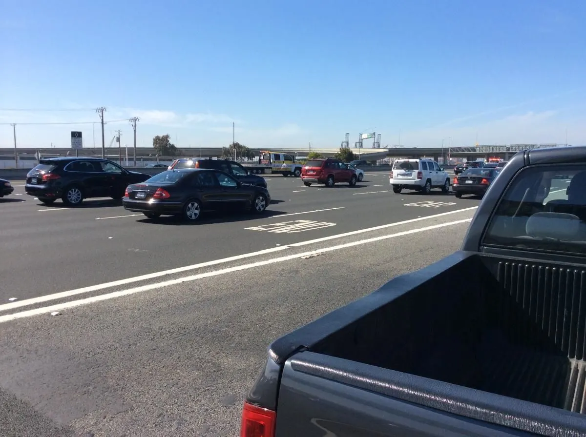 Business 5 image EAST BAY TOW INC