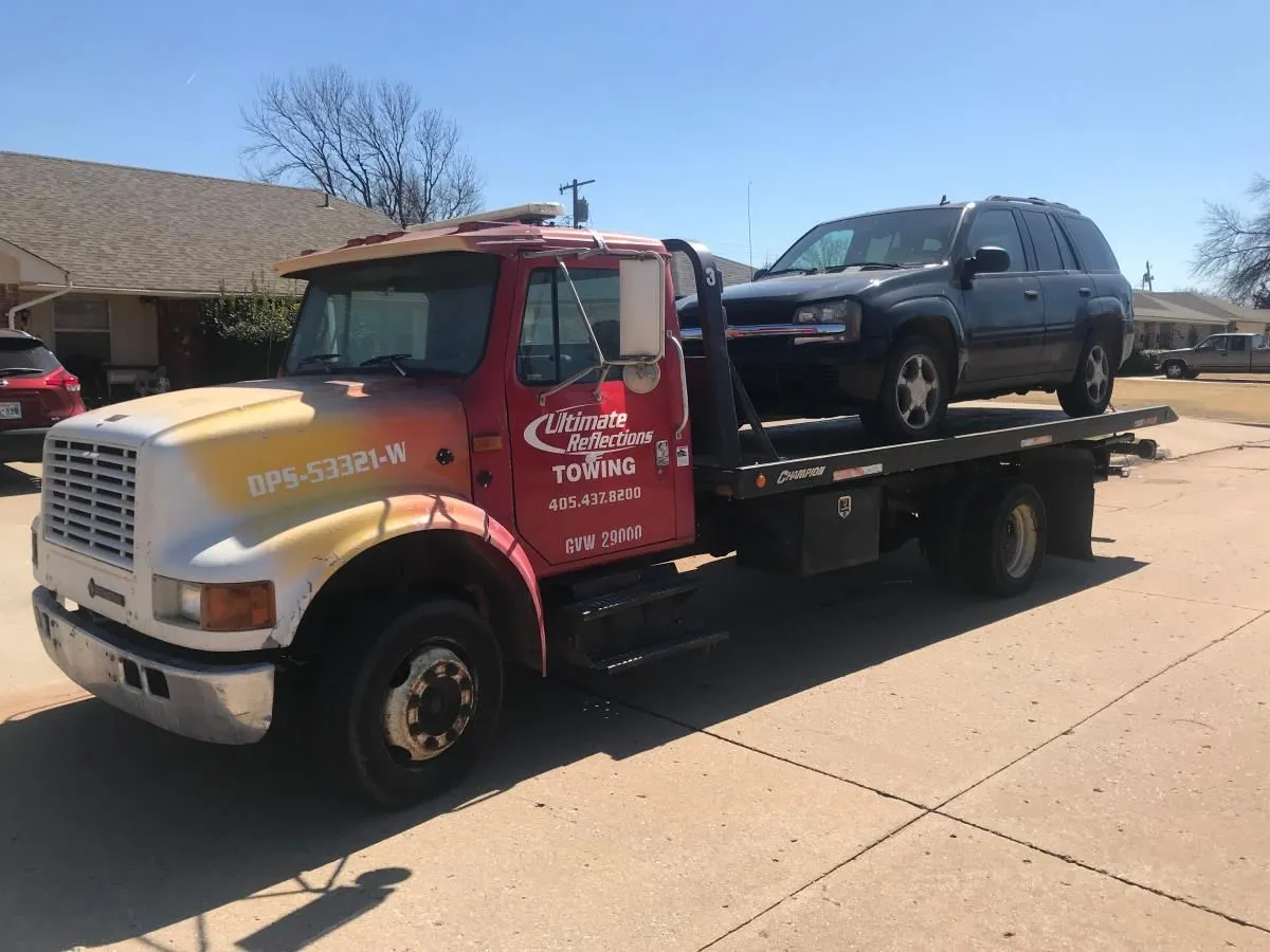 Business 23 image ULTIMATE REFLECTIONS TOWING LLC