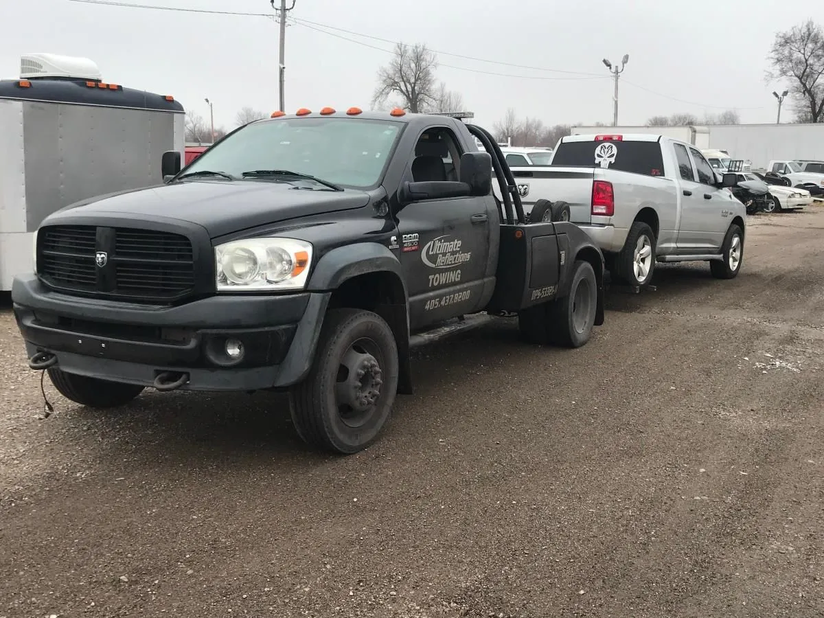 Business 31 image ULTIMATE REFLECTIONS TOWING LLC