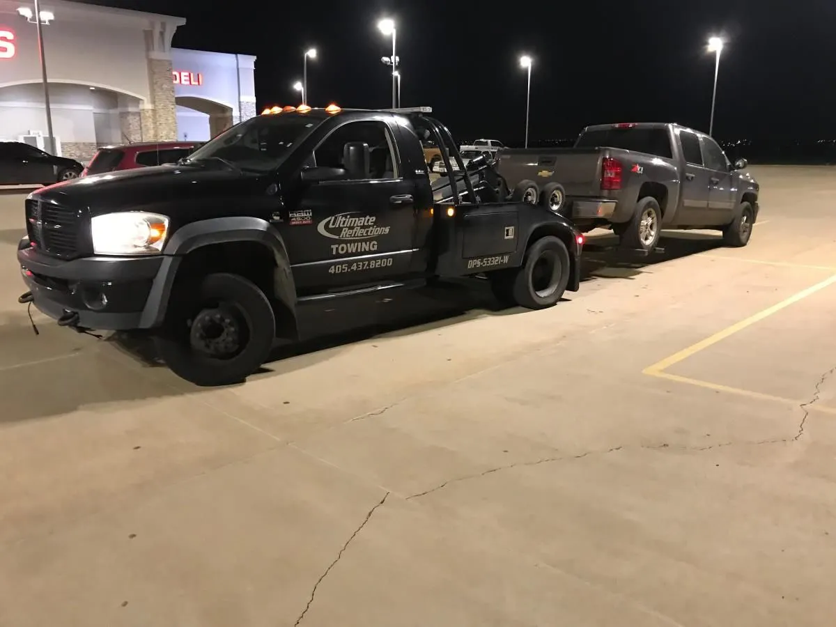 Business 35 image ULTIMATE REFLECTIONS TOWING LLC