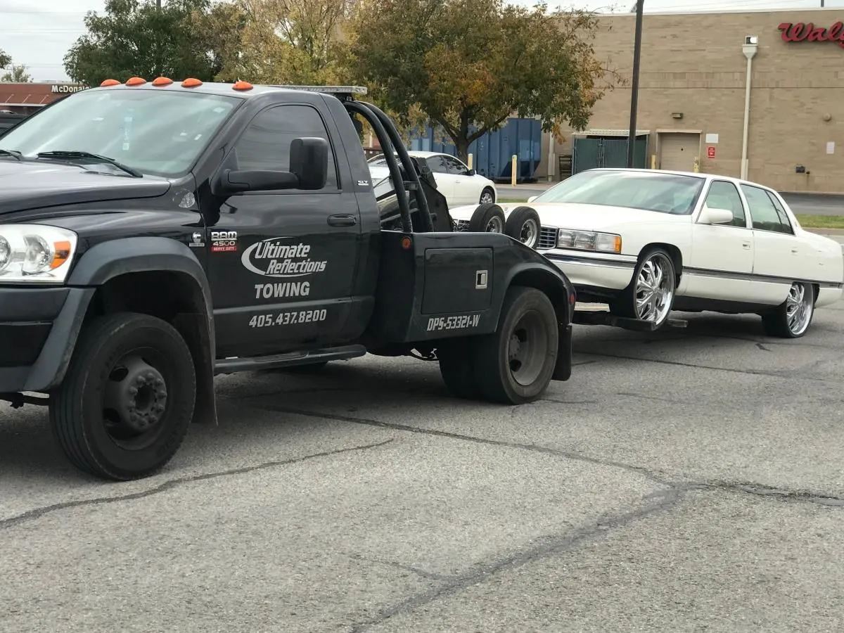 Business 38 image ULTIMATE REFLECTIONS TOWING LLC